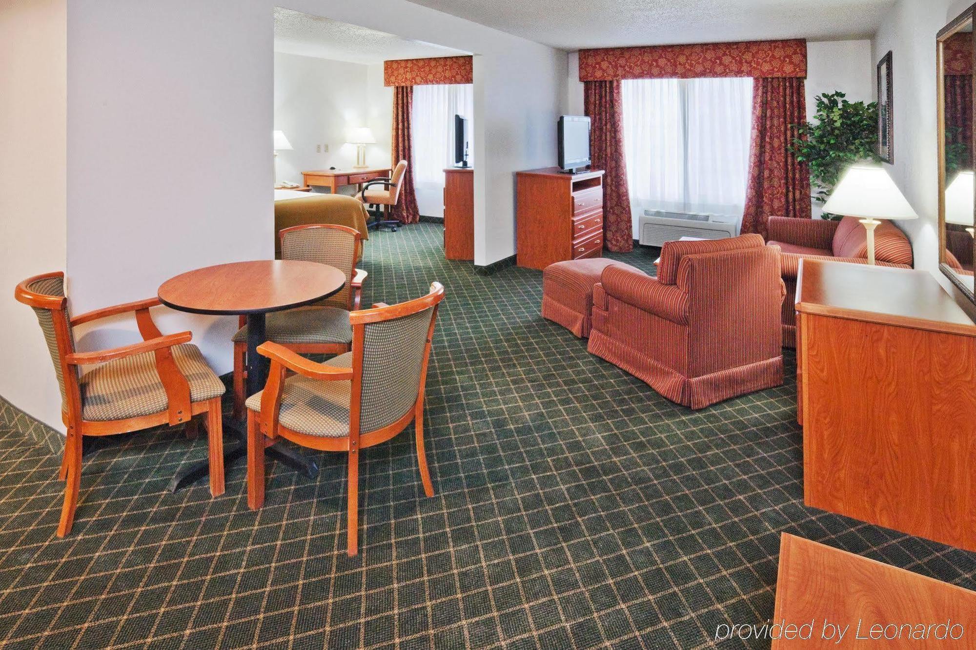 Holiday Inn Express Hotel & Suites Chickasha By Ihg Quarto foto